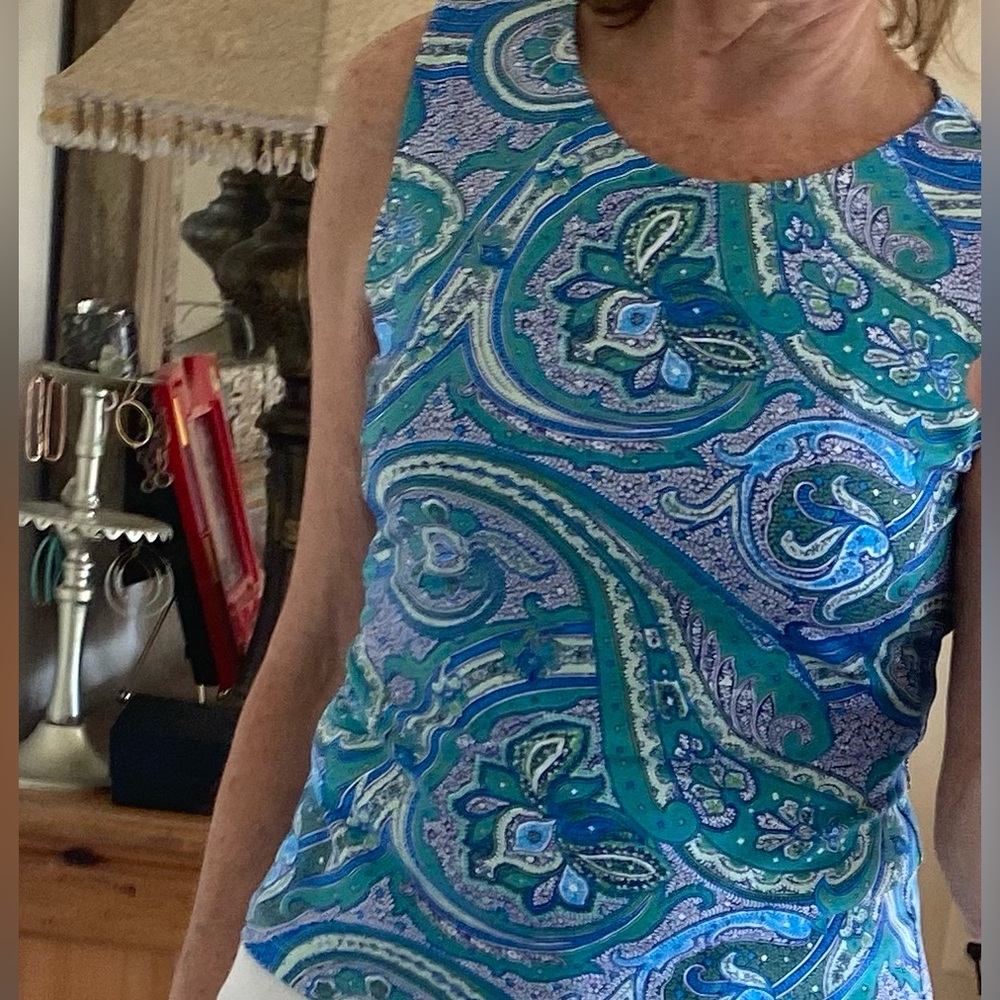Beautiful sleeveless top!